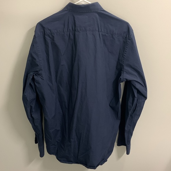 UNTUCKit long sleeve button up - Picture 3 of 4
